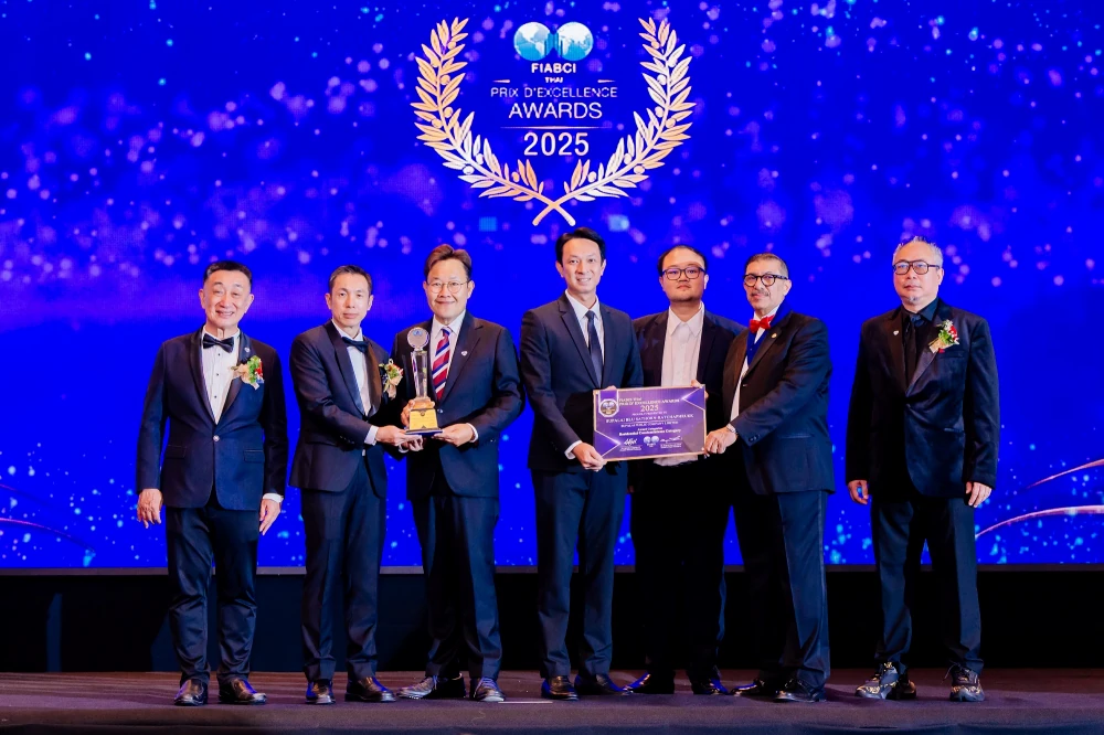 รางวัลเกียรติคุณ “องค์กรคุณูปการต่อวงการอสังหาฯ ไทย” ควบรางวัลอสังหาฯ ดีเด่นระดับโลก 6 ปีซ้อนจาก “ศุภาลัย บลู สาทร–ราชพฤกษ์”