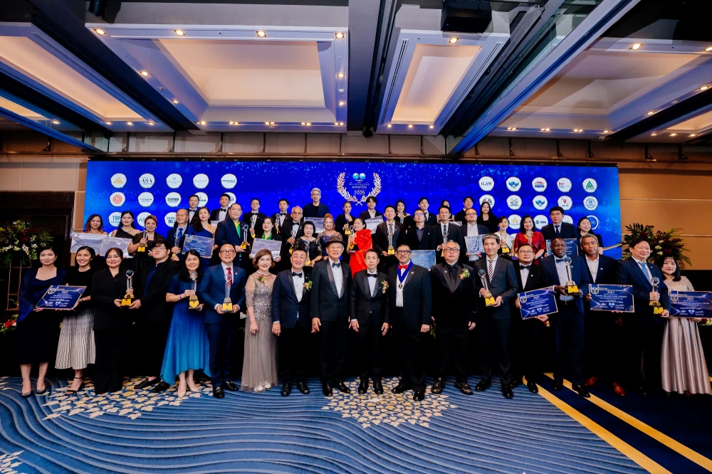 รางวัลเกียรติคุณ “องค์กรคุณูปการต่อวงการอสังหาฯ ไทย” ควบรางวัลอสังหาฯ ดีเด่นระดับโลก 6 ปีซ้อนจาก “ศุภาลัย บลู สาทร–ราชพฤกษ์”