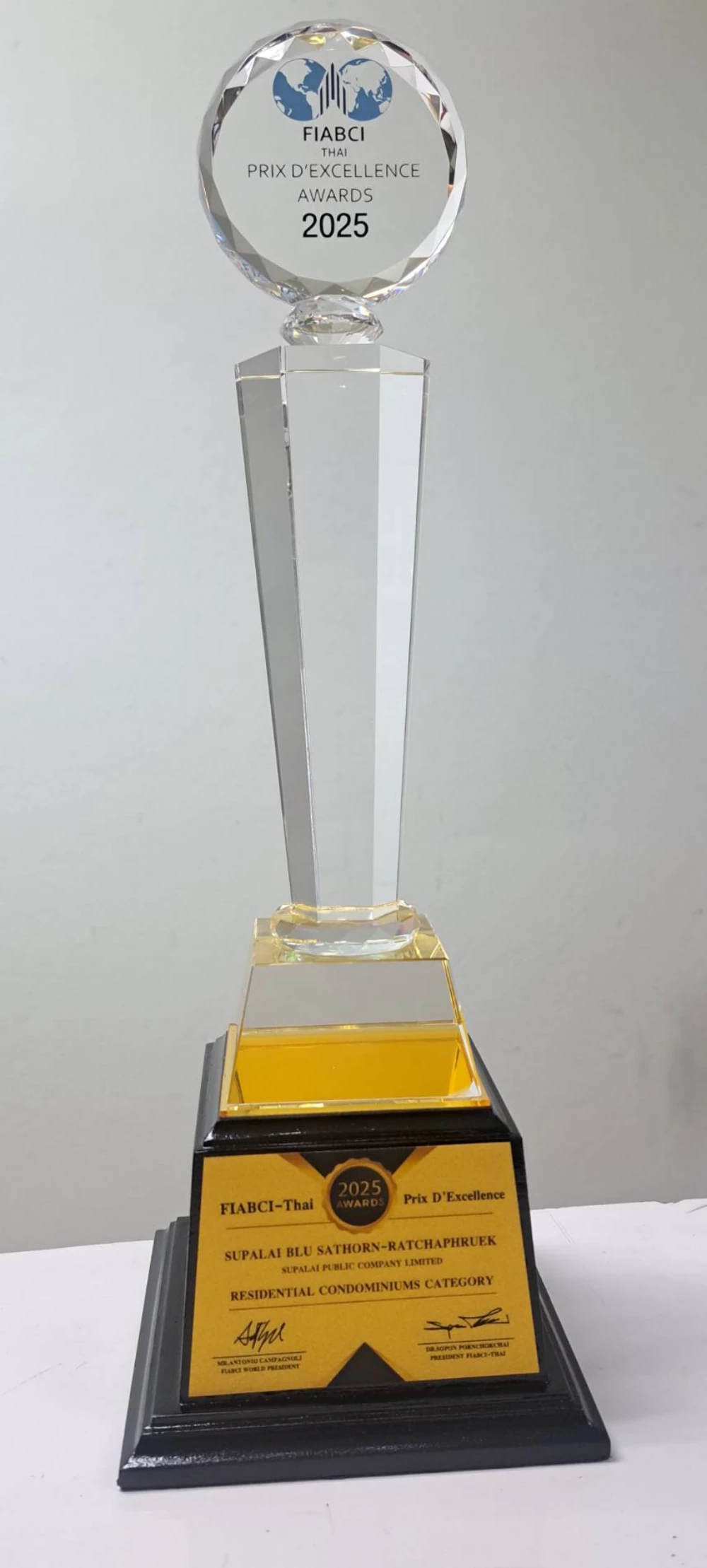 รางวัลเกียรติคุณ “องค์กรคุณูปการต่อวงการอสังหาฯ ไทย” ควบรางวัลอสังหาฯ ดีเด่นระดับโลก 6 ปีซ้อนจาก “ศุภาลัย บลู สาทร–ราชพฤกษ์”